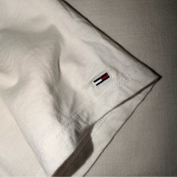 Vintage Tommy Hilfiger Cropped T-Shirt - Size XS - Picture 4 of 7